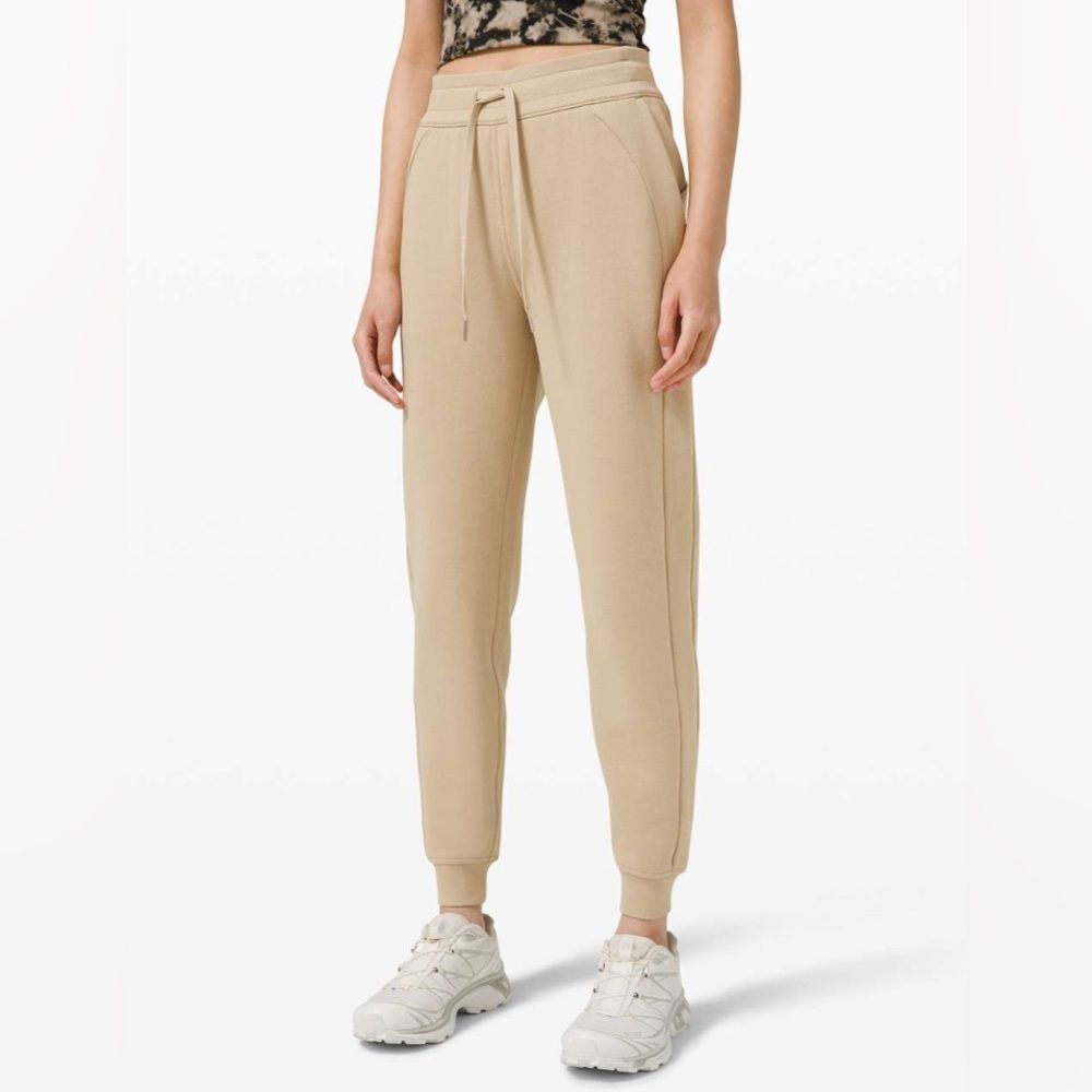 NWOT Lululemon Scuba High-Rise Jogger *Fleece 28" in Trench (30)